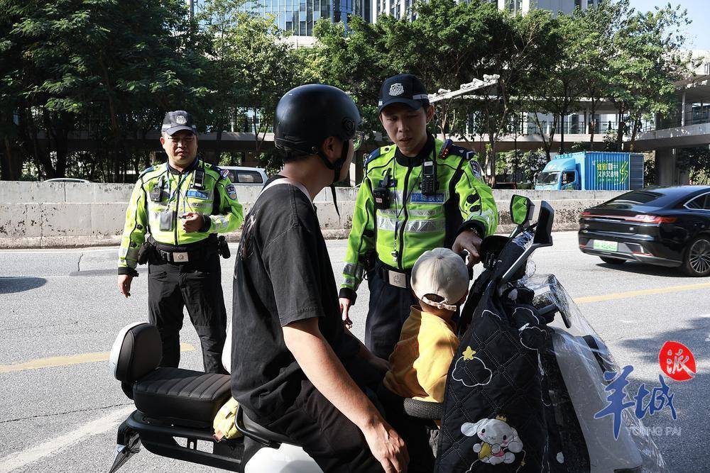 有非机动车道却不走，交警开罚！直击广州金沙洲大桥“电鸡”整治