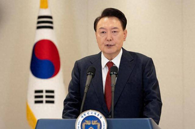 拜登打去电话，尹锡悦拒绝传唤，剩唯一翻盘机会，韩国已通知中方