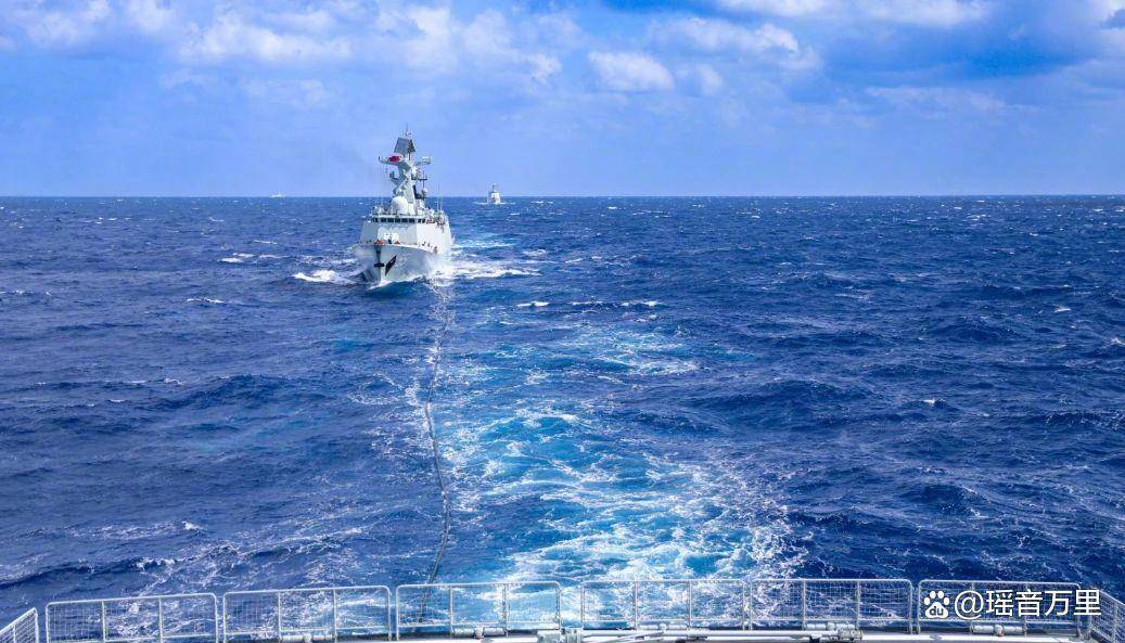 美航母跑路真相曝光，东风-26亮剑，南部战区舰艇战机全阵容震慑