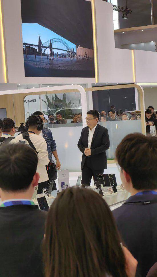 华为余承东谈Pura X：相信整个产业会跟随！保密工作很有挑战，只要产品被别人看到了，马上就会知道如何实现